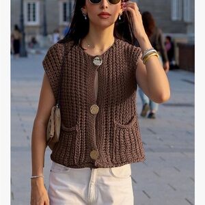 Chunky Knit Button Front Sweater Vest - Brown Size Small
